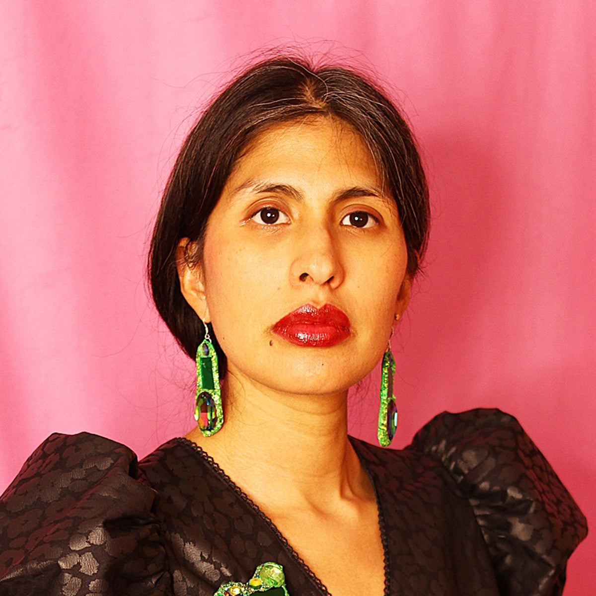 BRIGHT GREEN CRYSTAL PENDANT EARRINGS, 2023